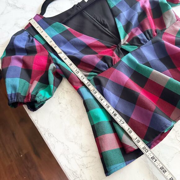 Tularosa Otis Black Multi Plaid Cropped Plunge Neckline Top women’s size small - Picture 12 of 14
